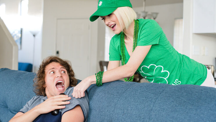My Stepsister's St. Patricks Day Surprise: A Blowjob and Creampie Story - S5:E8 - Jessie Saint
