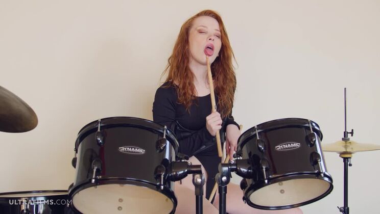 Lottie's Multitalented Masturbation - Lottie Magne