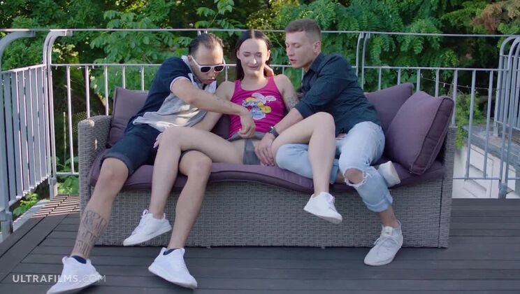 Strangers Sex: Blowjob, Hardcore Action & Cum in Mouth - Sasha Sparrow