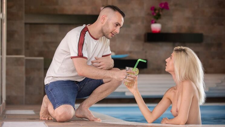 Poolside Blowjob & Pussy Eating: Raul & Missy - Raul Costa - Missy Luv