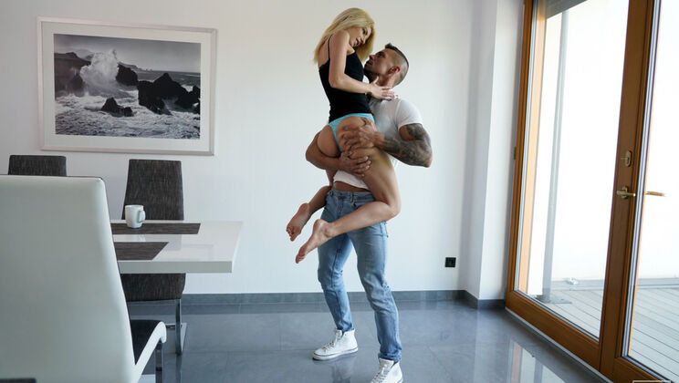 Drawn to Her: Angelo and Blonde Missy - S32E28 - Nubile Films (3/26/2023) - Angelo Godshack - Missy Luv